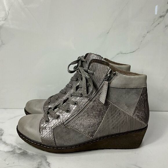 SPRING STEP Wedge Heel Ankle Booties - Picture 1 of 7